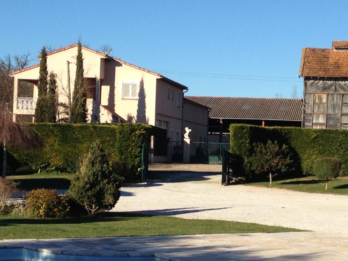 Maison de gardien, écuries sécurisées 24H/24